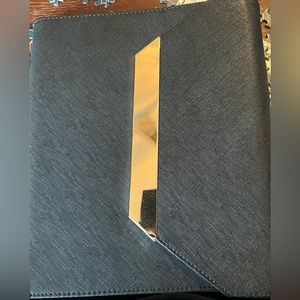 Medium Estee Portfolio from Glass Ladder & Co